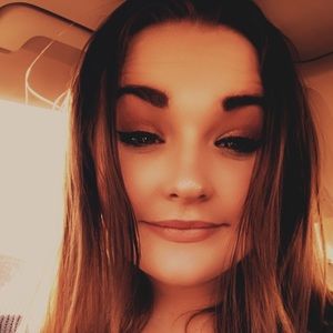 Meet your Posher, Hailey